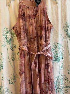 🌸✨ **Dusty Rose Floral Chiffon Maxi Dress – Romantic, Flowing & Elegant** ✨🌸